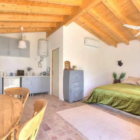 Casa De Mondo Iii
